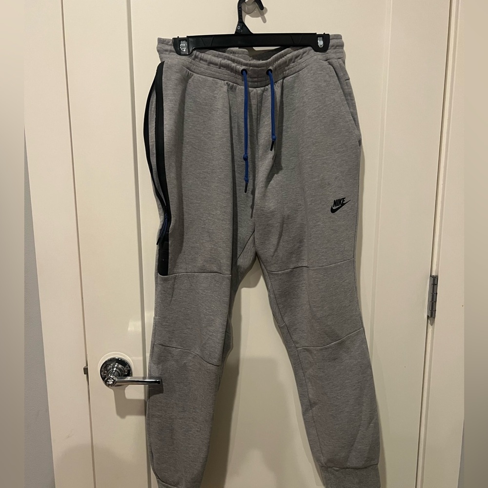 Nike tech fleece mens jogger size L